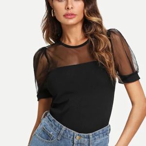 ‫Mesh Yoke Puff Sleeve Fitted Tee